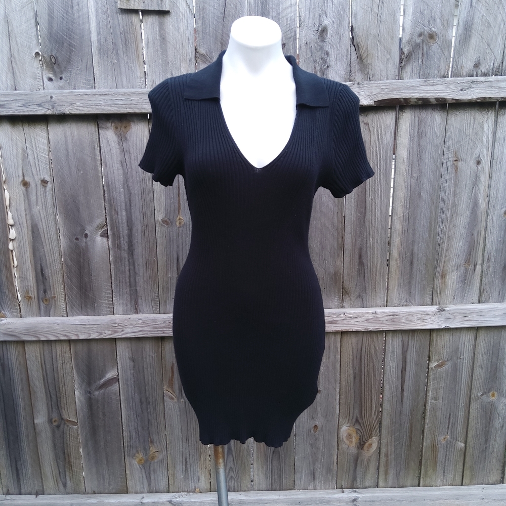 ABERCROMBIE AND FITCH MEDIUM SHORT SLEEVED SWEATER DRESS